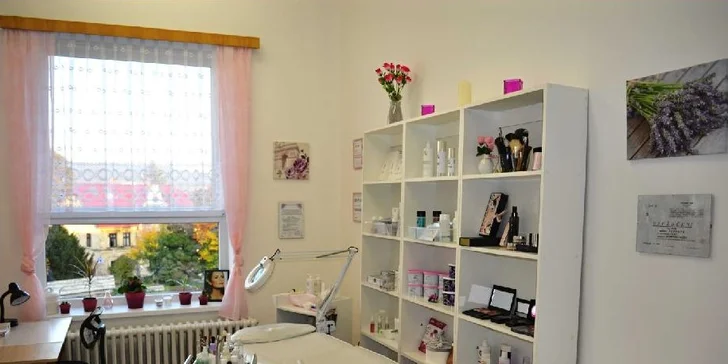 Pro krásný pohled: permanentní make-up obočí i očních linek
