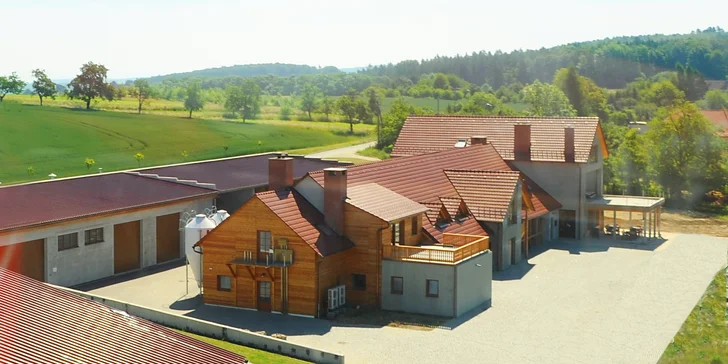 Pobyt na ranči Milovice: snídaně či polopenze, exkurze do pivovaru a degustace i privátní wellness