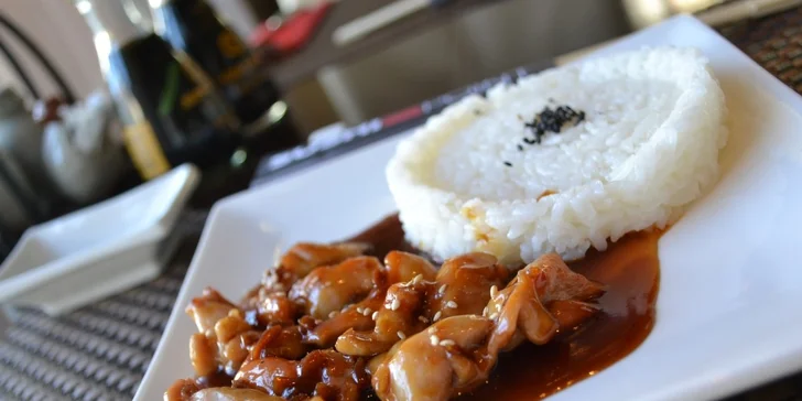 Sushi pro 2 osoby v Sushi Point Black Label Dejvice