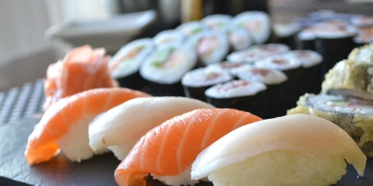 Sushi pro 2 osoby v Sushi Point Black Label Dejvice