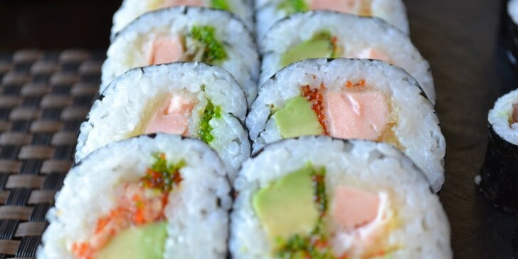 Sushi pro 2 osoby v Sushi Point Black Label Dejvice