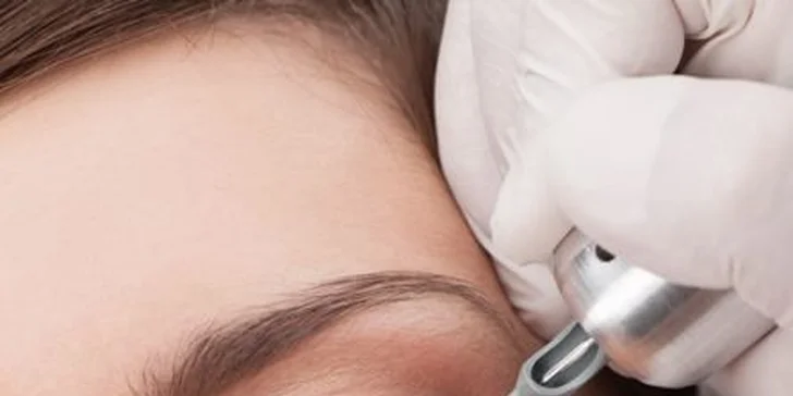 Pro krásný pohled: permanentní make-up obočí i očních linek