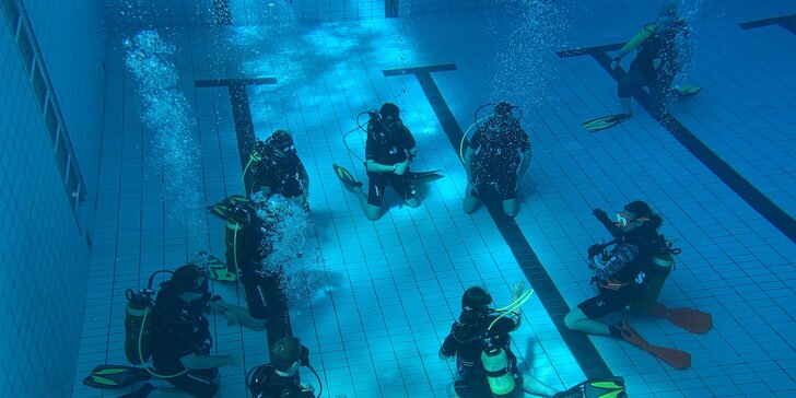 Naučte se potápět: kurz OWD pro 1 nebo 2, teorie i ponory v bazénu a volné vodě
