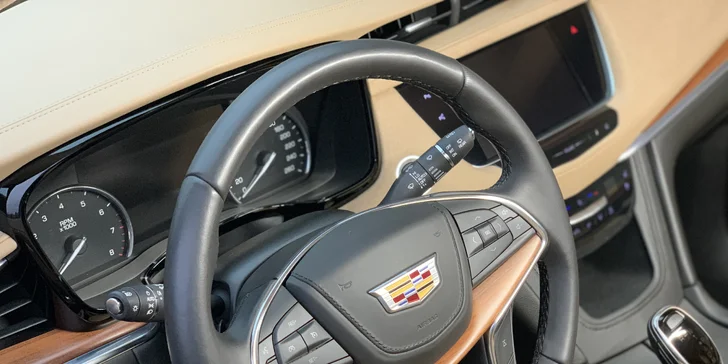 Auto jako nové: čištění interiéru i exteriéru, leštění oken a světel i péče o lak