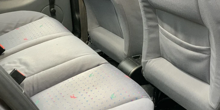 Auto jako nové: čištění interiéru i exteriéru, leštění oken a světel i péče o lak
