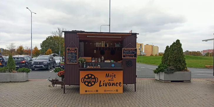 Mini lívanečky s sebou: 10 nebo 20 kousků s čokoládou či ovocem a k tomu nápoj