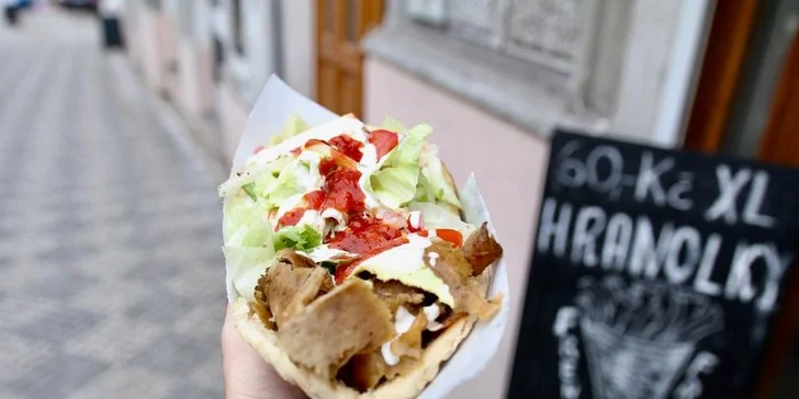 Pochutnejte si: kebab a falafel wrap, kebab plate, hranolky i veganský salát