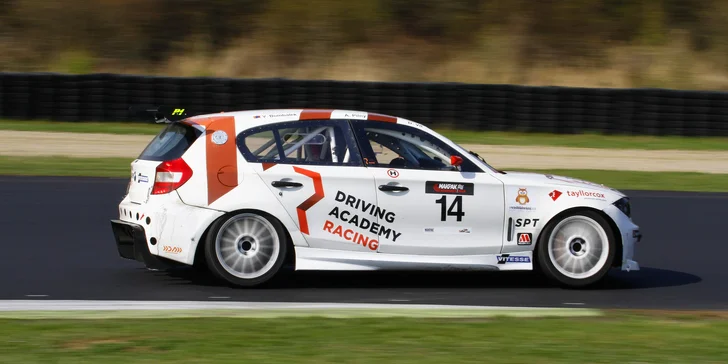 Až 9 kol na jednom ze 3 okruhů v BMW M3 nebo 130i Cup s rallye závodníkem Martinem Semerádem