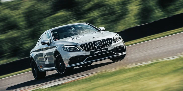 Na okruhu v supersportu AMG C63 Clubsport: 1–9 kol s rallye závodníkem Martinem Semerádem