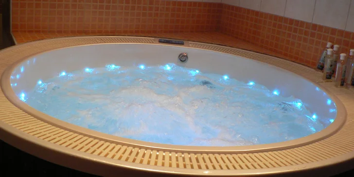 Aktivní pobyt v penzionu s biofarmou až pro 7 osob: polopenze, privátní wellness i hovězí speciality