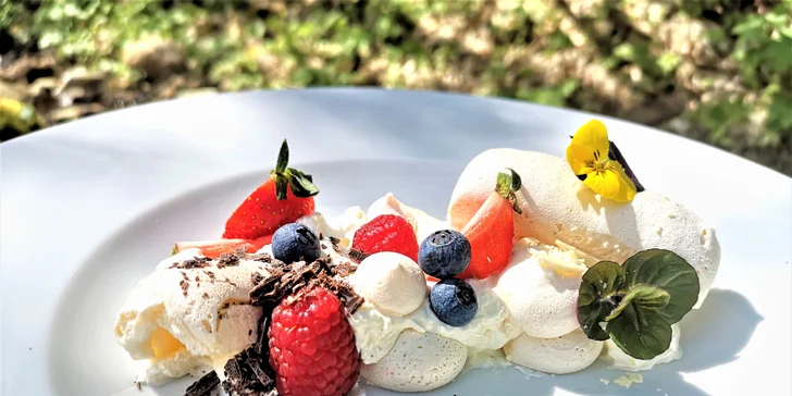 6chodové menu pro 2 v překrásné restauraci: kozí sýr, mušle i krkovice