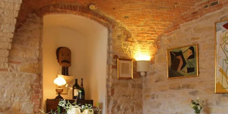 Pobyt ve Dvoře Hoffmeister 15 minut od Prahy: romantická atmosféra a vyhlášená restaurace
