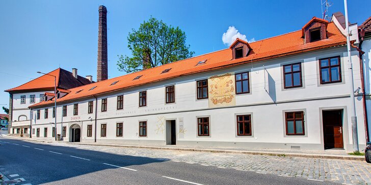 Pobyt v malebné Zbraslavi na jihu Prahy: nocleh v budově z 18. století a snídaně
