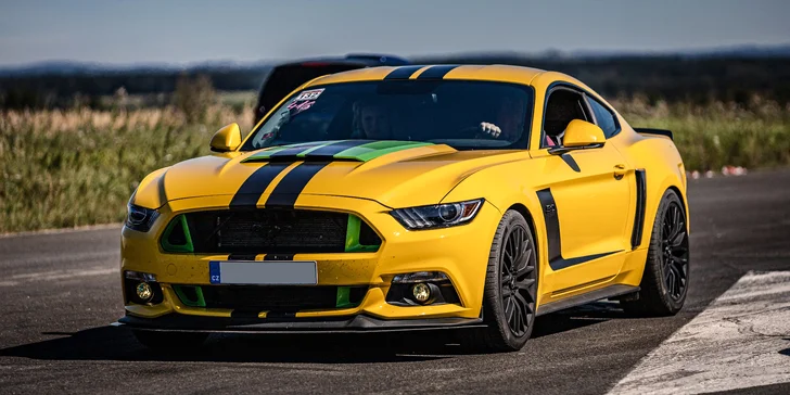 Upravený Ford Mustang GT manuál: 15 až 60 minut řízení