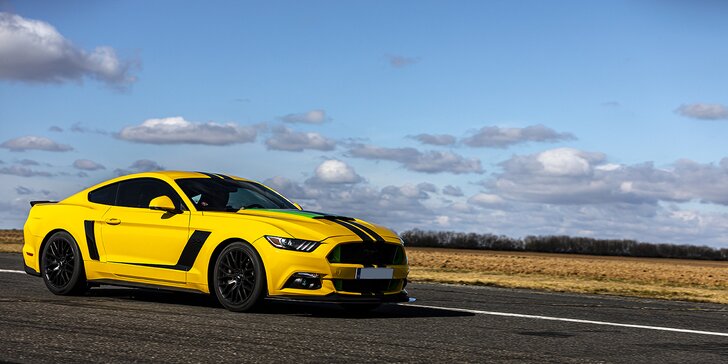 Upravený Ford Mustang GT manuál: 15 až 60 minut řízení