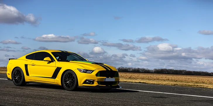 Upravený Ford Mustang GT manuál: 15 až 60 minut řízení