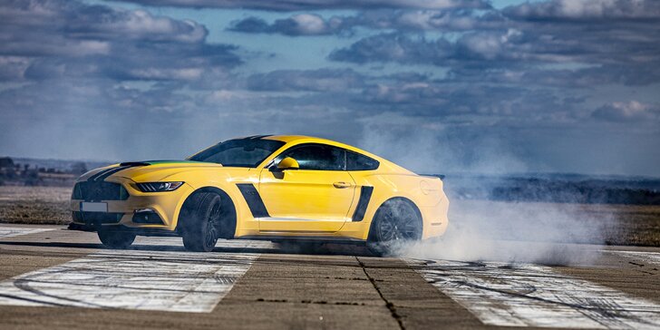 Upravený Ford Mustang GT manuál: 10 min. spolujízdy nebo až hodina řízení