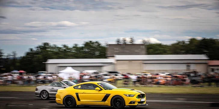Upravený Ford Mustang GT manuál: 15 až 60 minut řízení