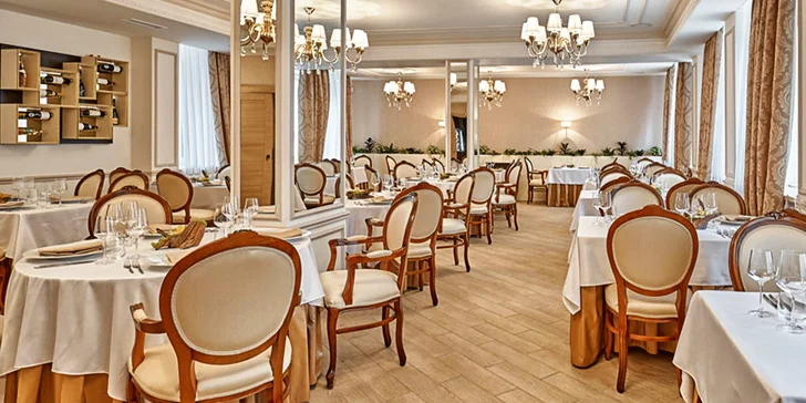 Luxusní restaurace v zeleni: degustační šestichodové menu pro 2 osoby