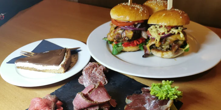 Menu od Chilli Táty: masové prkénko, burgery a Míša dort pro 2–4 osoby