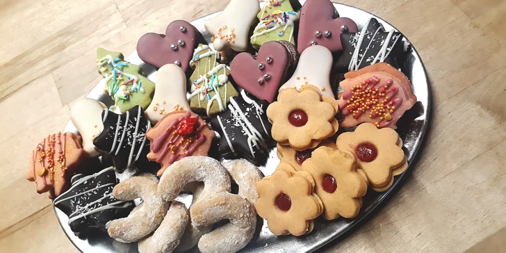1 kg vánočního cukroví z cukrárny Lilly: mix 7 tradičních i netradičních druhů
