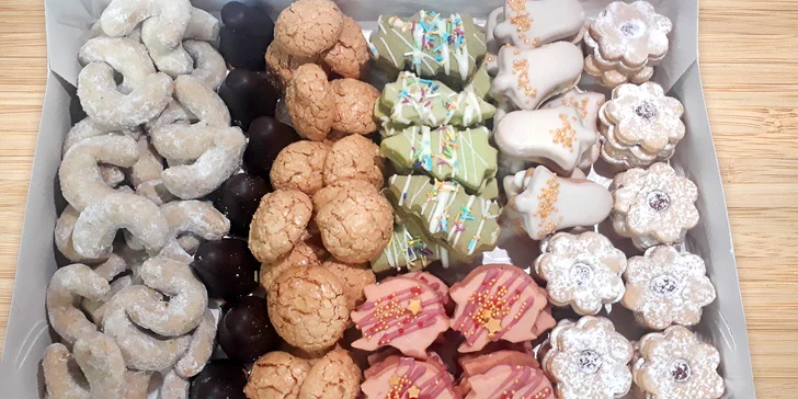 1 kg vánočního cukroví z cukrárny Lilly: mix 7 tradičních i netradičních druhů