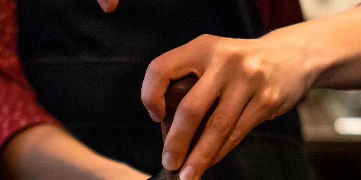 Kurzy přípravy kávy na profesionálním i domácím kávovaru či technika latte art