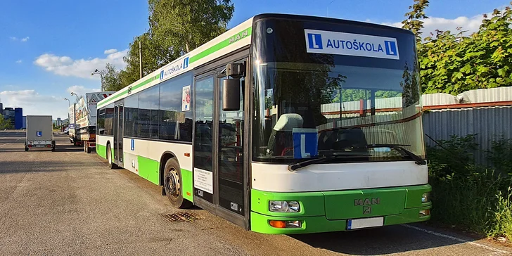 35 min. řízení traktoru s valníkem, velkého busu či náklaďáku pro 1–5 osob