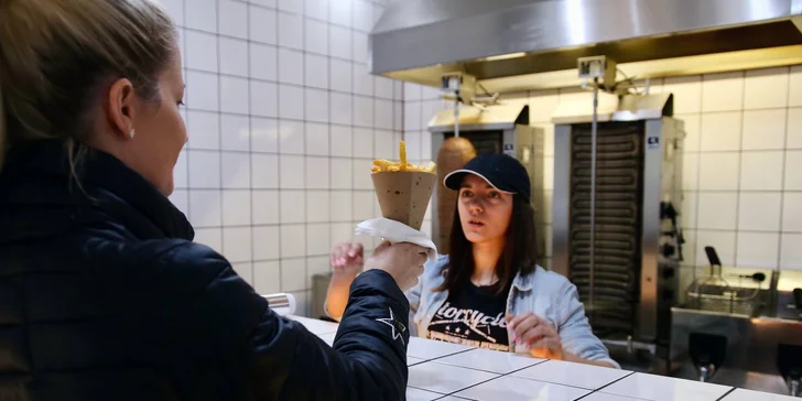 Pochutnejte si: kebab a falafel wrap, kebab plate, hranolky i veganský salát