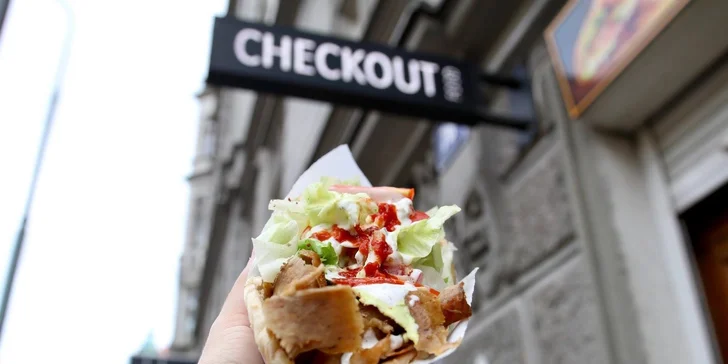Pochutnejte si: kebab a falafel wrap, kebab plate, hranolky i veganský salát