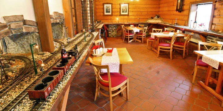 Čtyřchodové menu v Depo Orlová pro dva i s nápoji, které vám doveze vláček