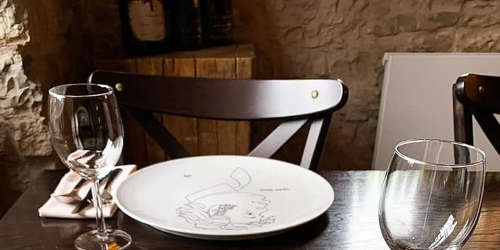 Pobyt ve Dvoře Hoffmeister 15 minut od Prahy: romantická atmosféra a vyhlášená restaurace