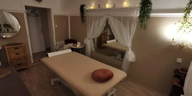 Sladký relax: čokoládová masáž i s peelingem, zábalem a šálkem čokolády