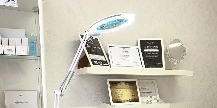 Kosmetické ošetření pleti podle výběru nebo laminace obočí