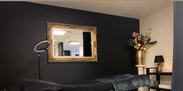 Výrazné obočí pudrovou metodou i permanentní make-up očních linek či rtů