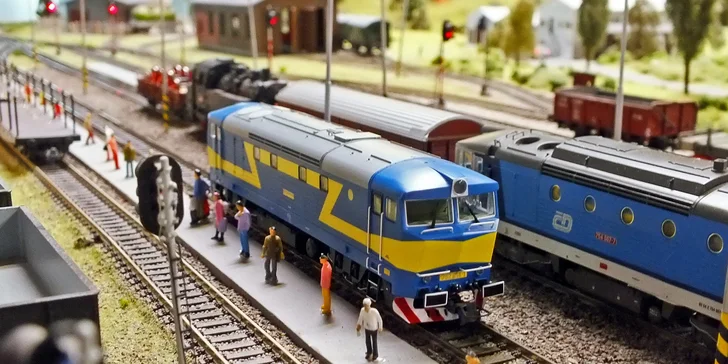 Vstup do největšího modelového kolejiště v ČR a fotka na památku