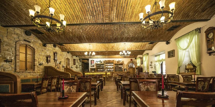Vybrat si můžete i variantu s romantickou večeří.