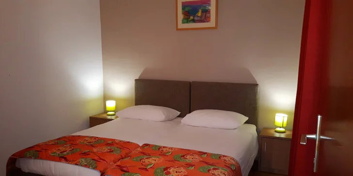 Dovolená u Splitu pro všechny věkové kategorie: apartmány pro 2–6 osob v plně vybaveném resortu