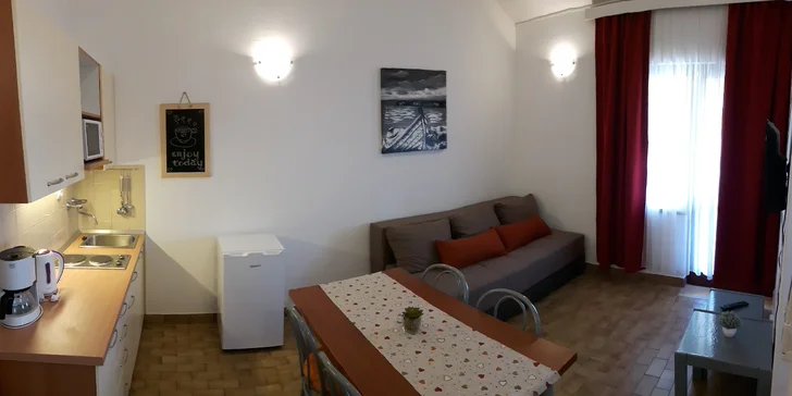 Dovolená u Splitu pro všechny věkové kategorie: apartmány pro 2–6 osob v plně vybaveném resortu