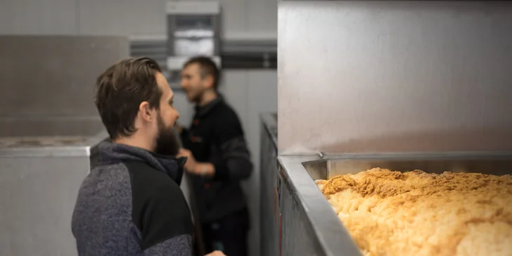 Den sládkem s Fit Beer v Tišnovském pivovaru: pomoc s vařením, neomezená konzumace i 20 litrů na památku