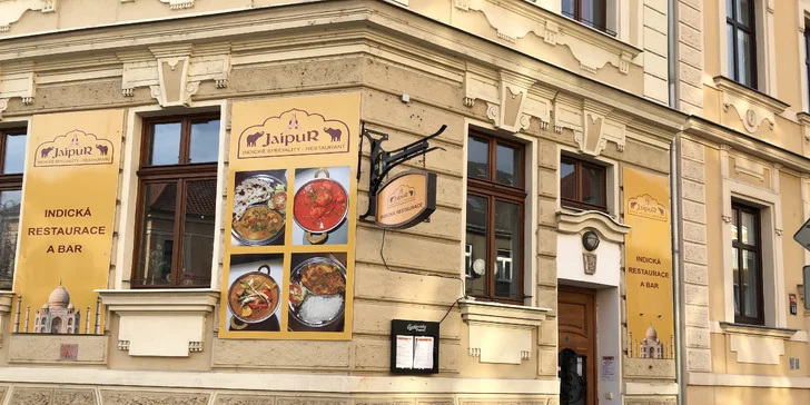 Indické menu pro 1 nebo 2 osoby: předkrm, masový nebo vegetariánský hlavní chod a lassi