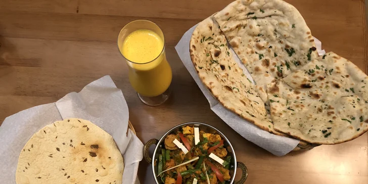 Indické menu pro 1 nebo 2 osoby: předkrm, masový nebo vegetariánský hlavní chod a lassi