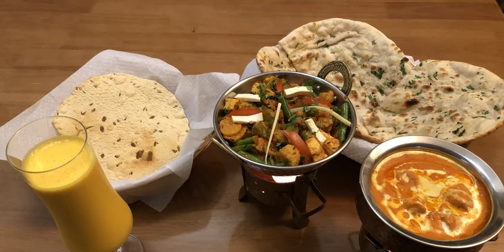 Indické menu pro 1 nebo 2 osoby: předkrm, masový nebo vegetariánský hlavní chod a lassi