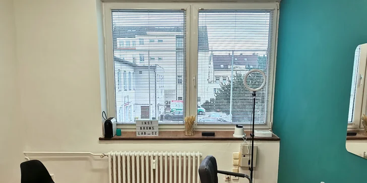 Krásnější tvář: úprava, barvení, laminace či proteinová rekonstrukce obočí