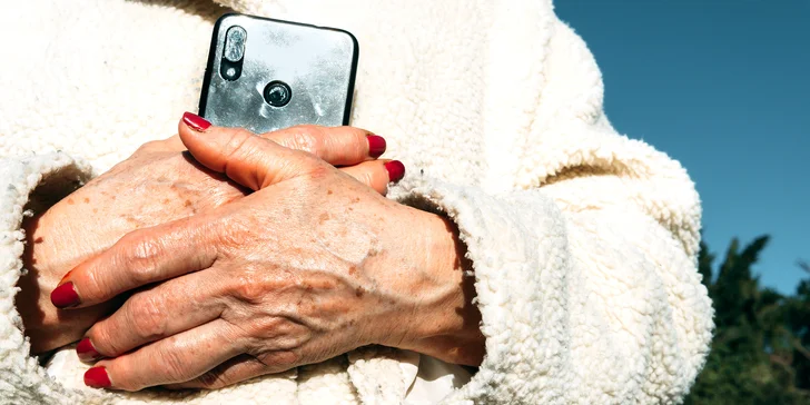 Kampaň proti osamělosti: podpořte ŽIVOT 90 v péči o psychickou pohodu i bezpečí seniorů