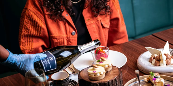 5chodové degustační menu pro dva v restauraci The Artisan. Nedělní odpoledne s českými lahůdkami