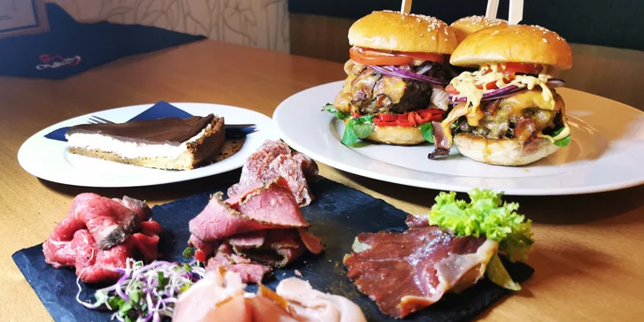 Menu od Chilli Táty: masové prkénko, burgery a Míša dort pro 2–4 osoby