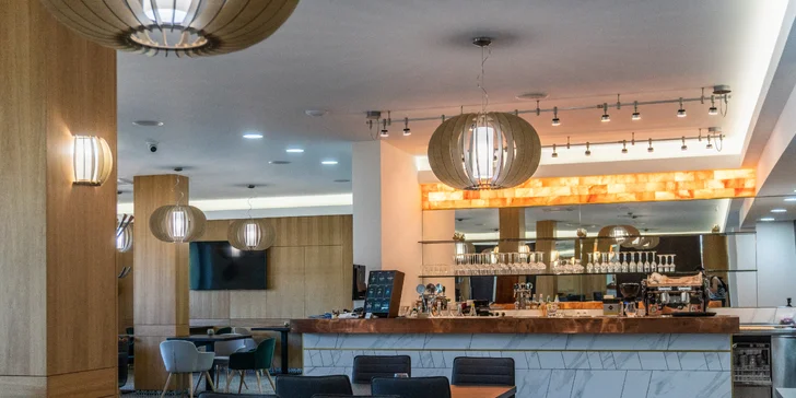 Dovolená na Slovensku: hotel u jezera, polopenze a neomezený wellness