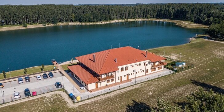 Dovolená na Slovensku: hotel u jezera, polopenze a neomezený wellness