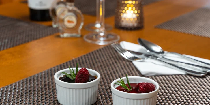 Romantika ve dvou: 100 minut v privátním wellness, víno a až 15chodové italské menu